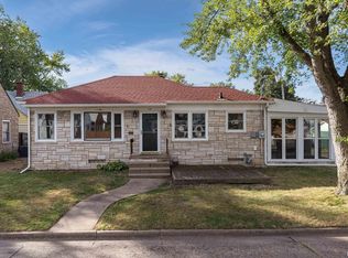 316 20th Ave, Moline, IL 61265