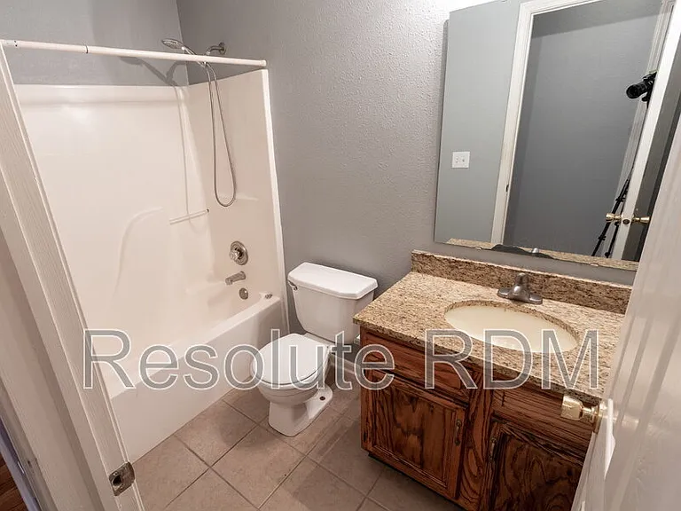 11968 Locus Ln — Photo 23