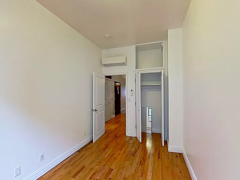447 Evergreen Ave #1 — Photo 6
