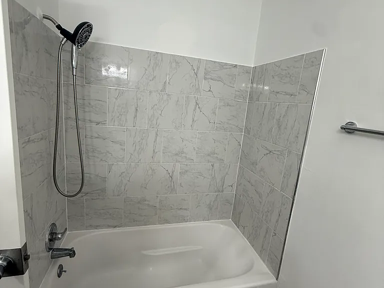 1319 Circle Terrace Blvd NE #1 — Photo 9