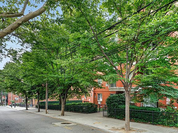 4th image of 4152 63rd Street #5B
