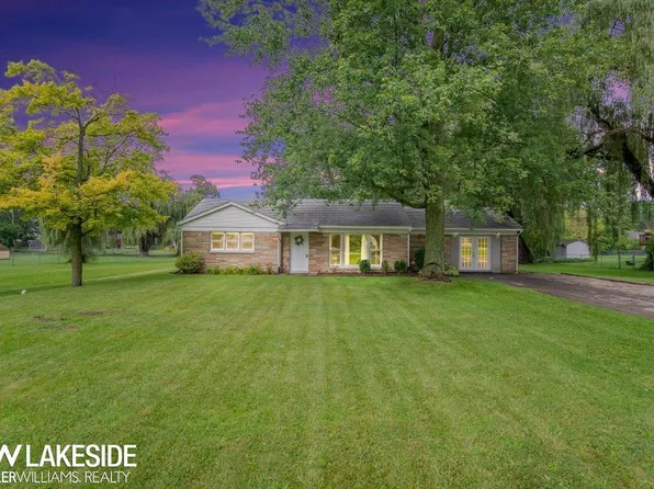 2277 Allerton Rd, Auburn Hills, MI 48326