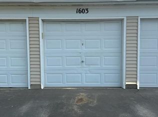 1603 Cornell Pl #A, Hoffman Estates, IL 60169