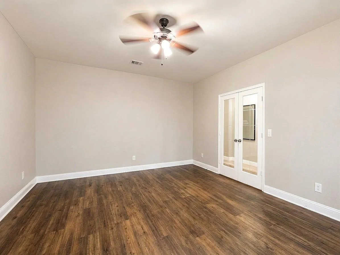 3 bed, 2.0 bath, 1887 sqft, $2,250 — Photo 4