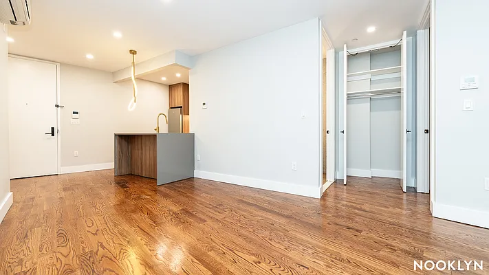 Rented by Nooklyn NYC LLC | media 84