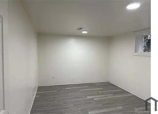 1 bed, 3457 sqft, $950 — Photo 3