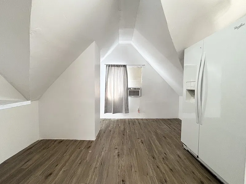 2 bed, 1.0 bath, 850 sqft, $1,150 — Photo 2