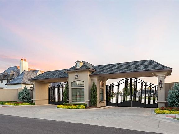 5th image of 8517 Stonehurst Ct