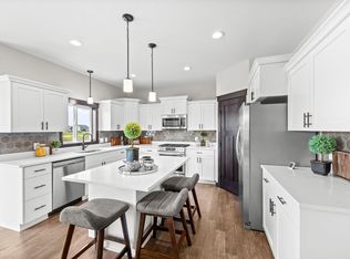 629 Sierra Pkwy, Waconia, MN 55387