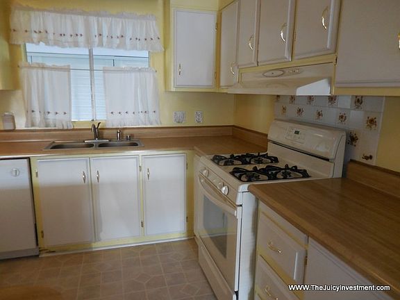 2nd image of 139 Gardenia Ave