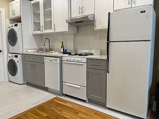 5th image of 407 W 39th St APT 2A