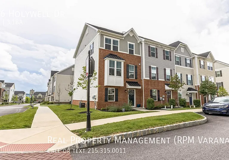 516 Holywell Dr — Photo 26