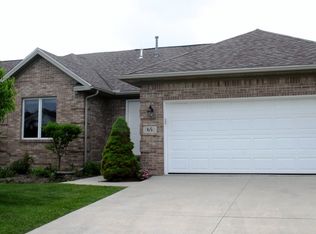 65 Windrush Bourne, Bowling Green, OH 43402