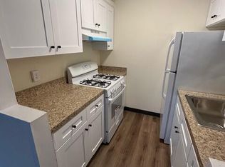 140 Grove St APT 3C, Stamford, CT 06902