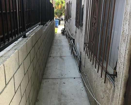 4th image of 4231 Van Horne Ave