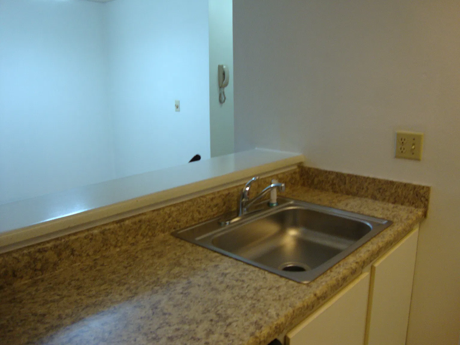 1 bed, 680 sqft, $1,890 — Photo 2