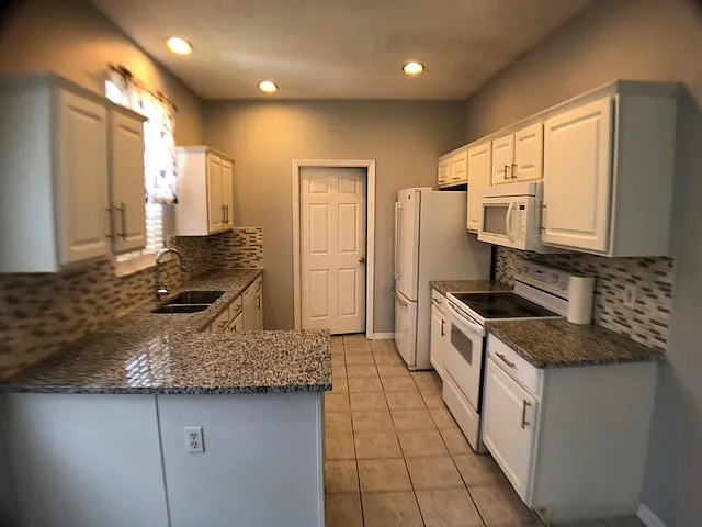 2605 Southpointe Ct — Photo 2