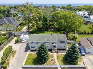 13 West St, Monmouth Beach, NJ 07750