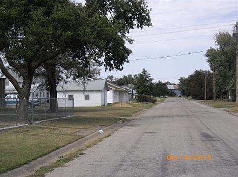 4th image of 2912 Avenue H