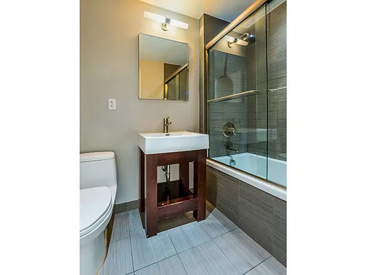 Rented by MNS | media 18