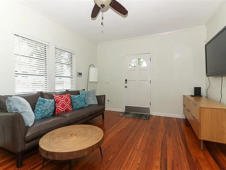 1442 Palm Ave — Photo 8