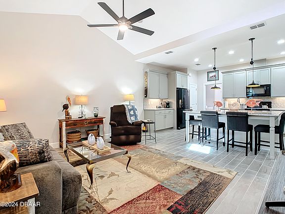 5th image of 529 Margaritaville Ave