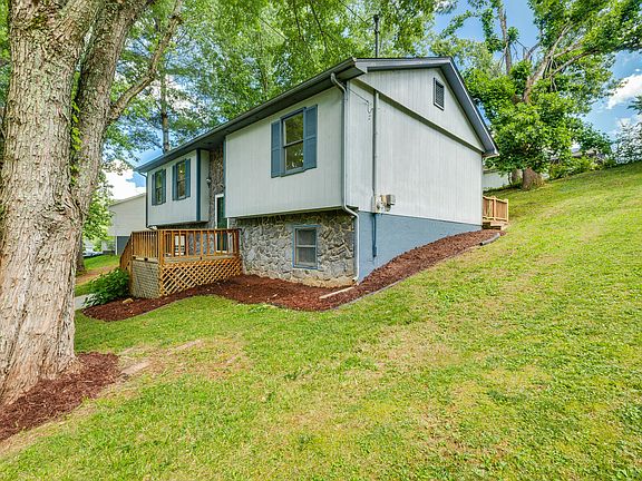 2nd image of 1205 Idlewylde Cir