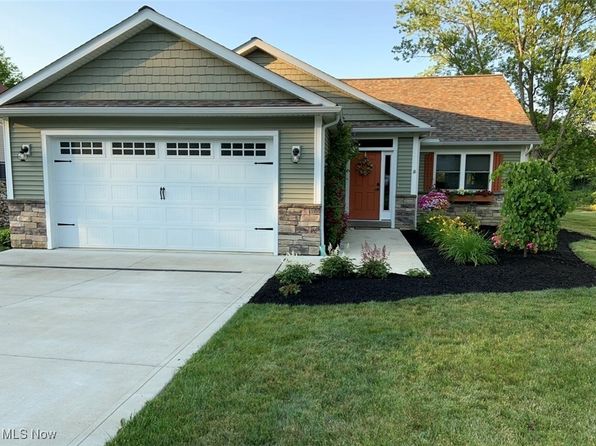 1476 Belvista Ct, Roaming Shores, OH 44085