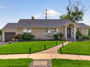 8 Coyles Ct, Clifton, NJ 07013