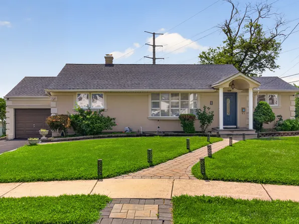 8 Coyles Ct, Clifton, NJ 07013