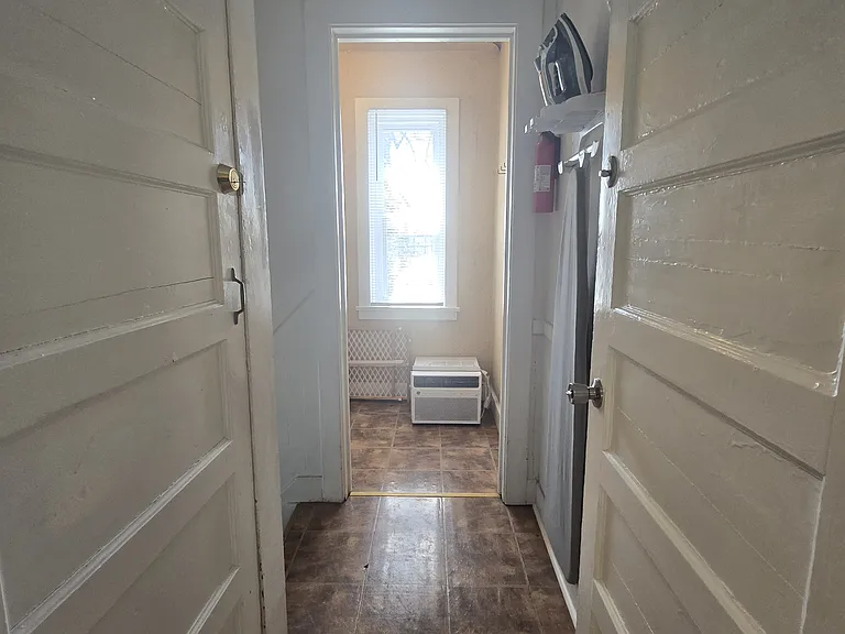 254 W Utica St — Photo 12