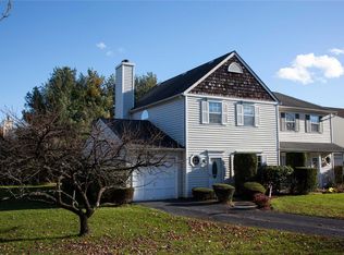5 Doe Path, Coram, NY 11727