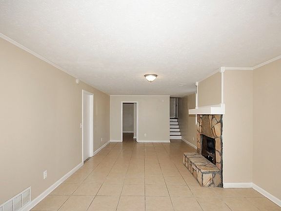 3rd image of 2695 Timber Valley Dr