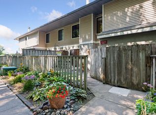 1320 Wagon Wheel Rd, Hopkins, MN 55343