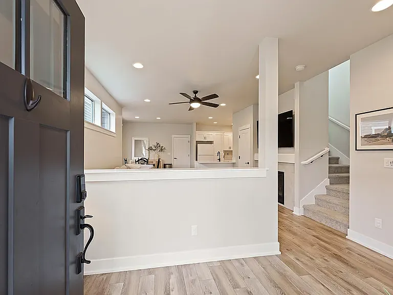 4541 SW 36th St — Photo 2