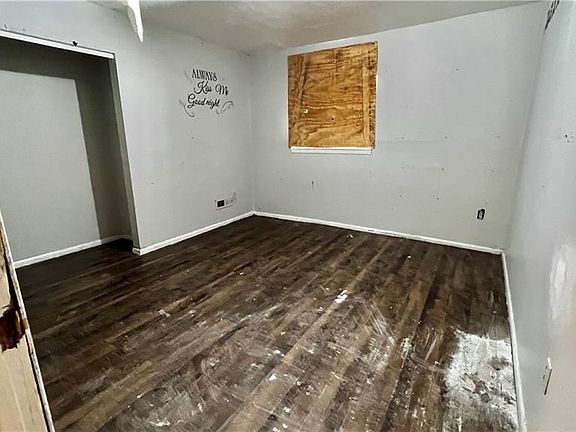 4th image of 437-439 Saint Nicholas Ave
