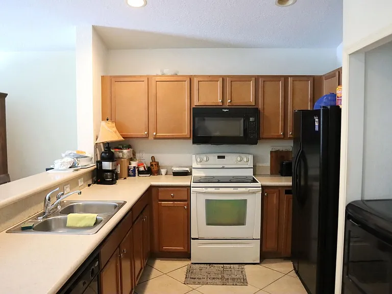 112 SE 2nd Ave #112 — Photo 9