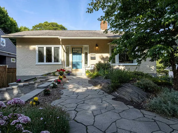 1079 Bellevue Ave, Halifax, NS B3H 3M2