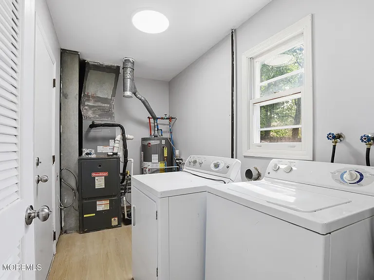 1006 Morris Ave — Photo 5