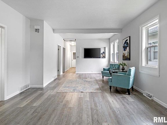 5th image of 107 N Avenue St