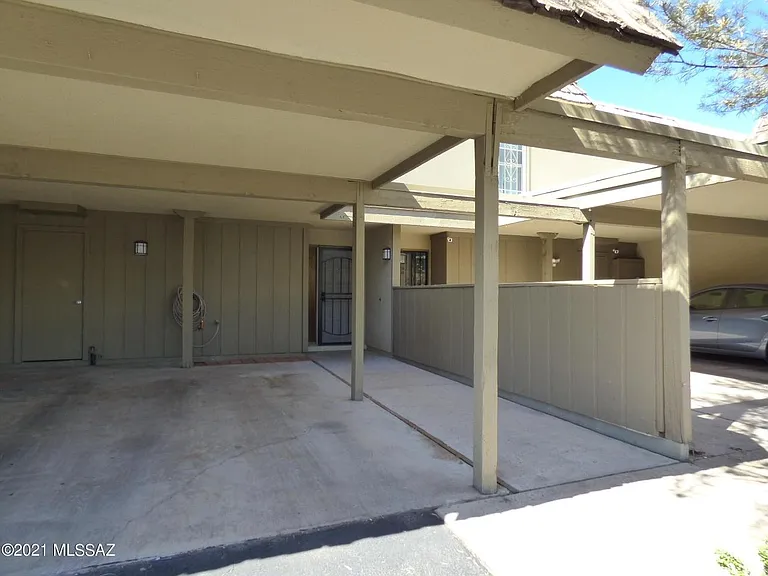 1501 E Prince Rd #B — Photo 3