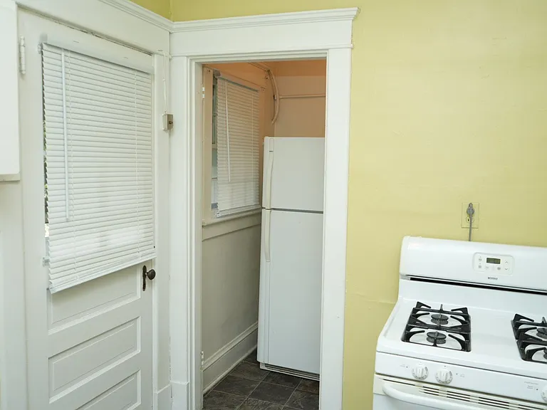 432 3rd St NE — Photo 31