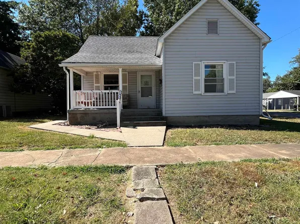 421 N 21st St, Herrin, IL 62948