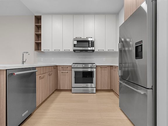 5th image of 14022 N Bluff Rd #102