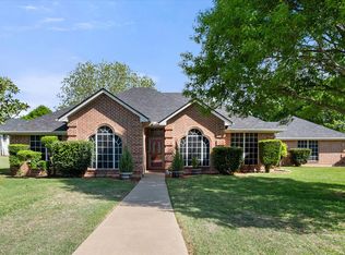 2800 Coventry Rd, Crowley, TX 76036