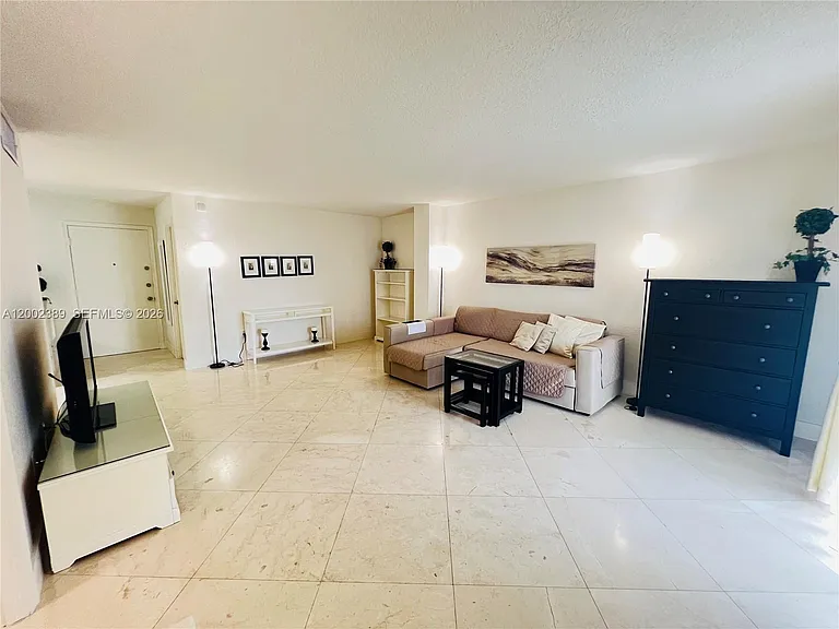 1750 James Ave #5D — Photo 9