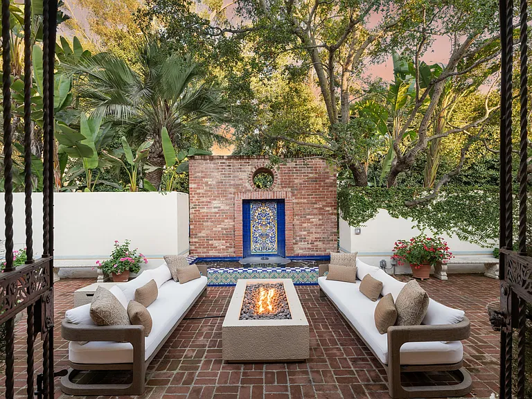 777 Ayala Ln — Photo 8