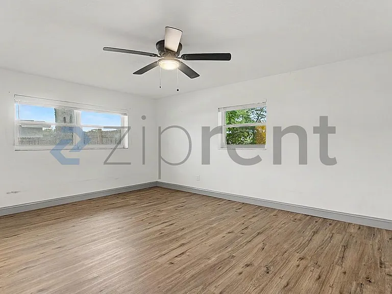 Primary BedRoom 2-1