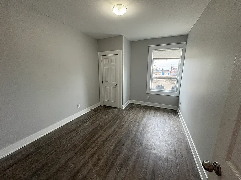 9 Holton Ave N #3 — Photo 10