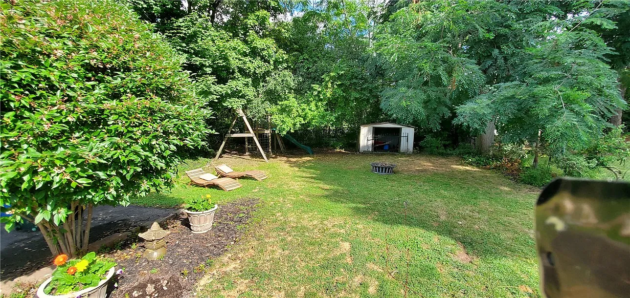 3 bed, 1.5 bath, 1604 sqft, $2,350 — Photo 3